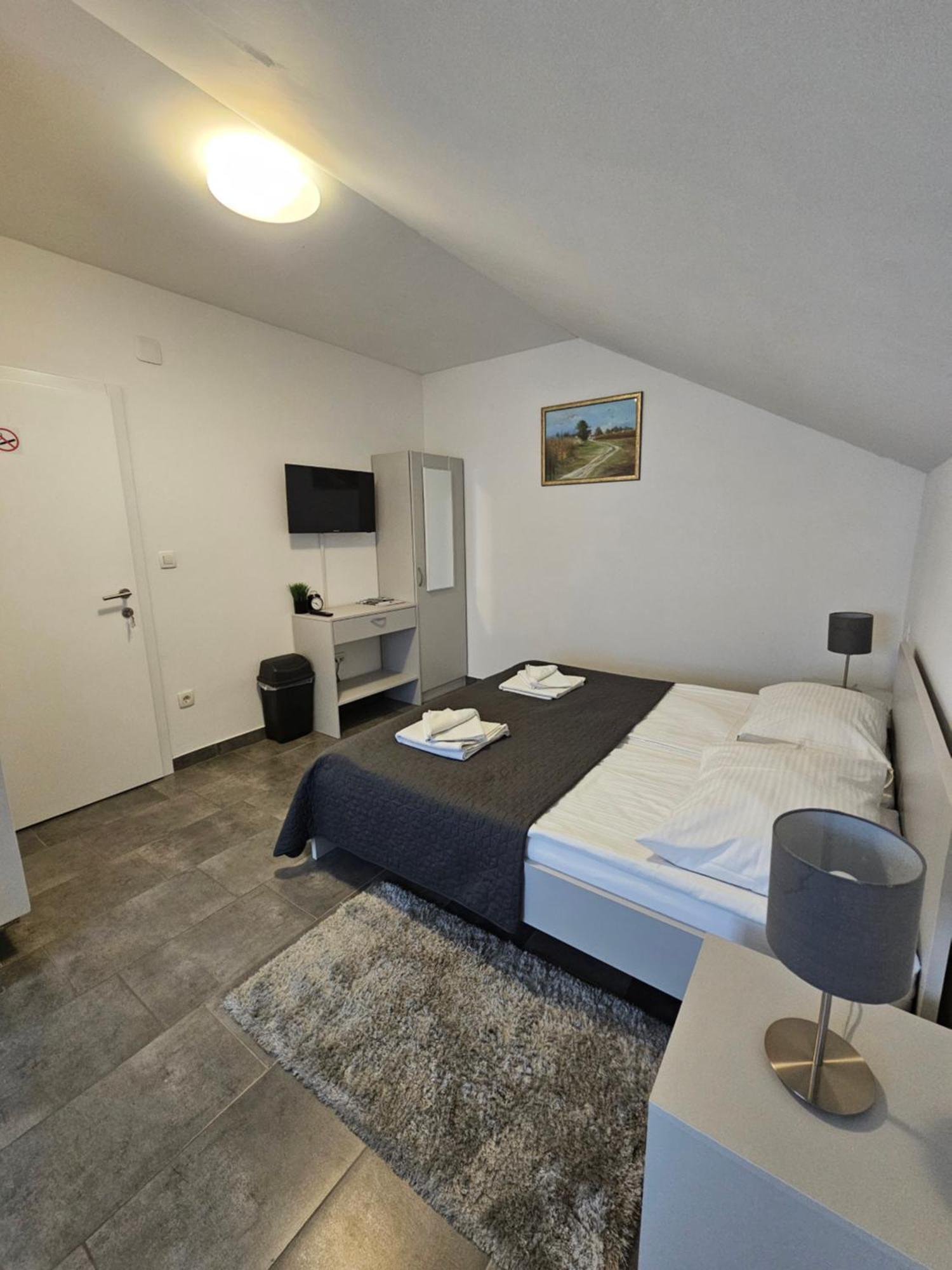 Filipovic Rent A Car & Gasthof