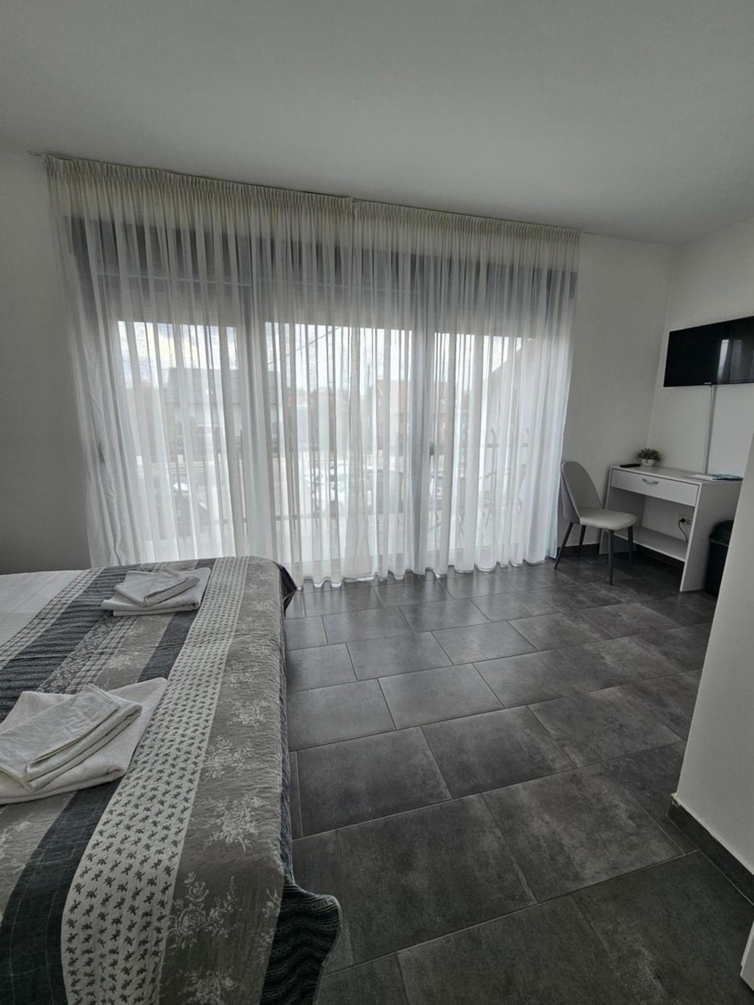Filipovic Rent A Car & Gasthof 3*