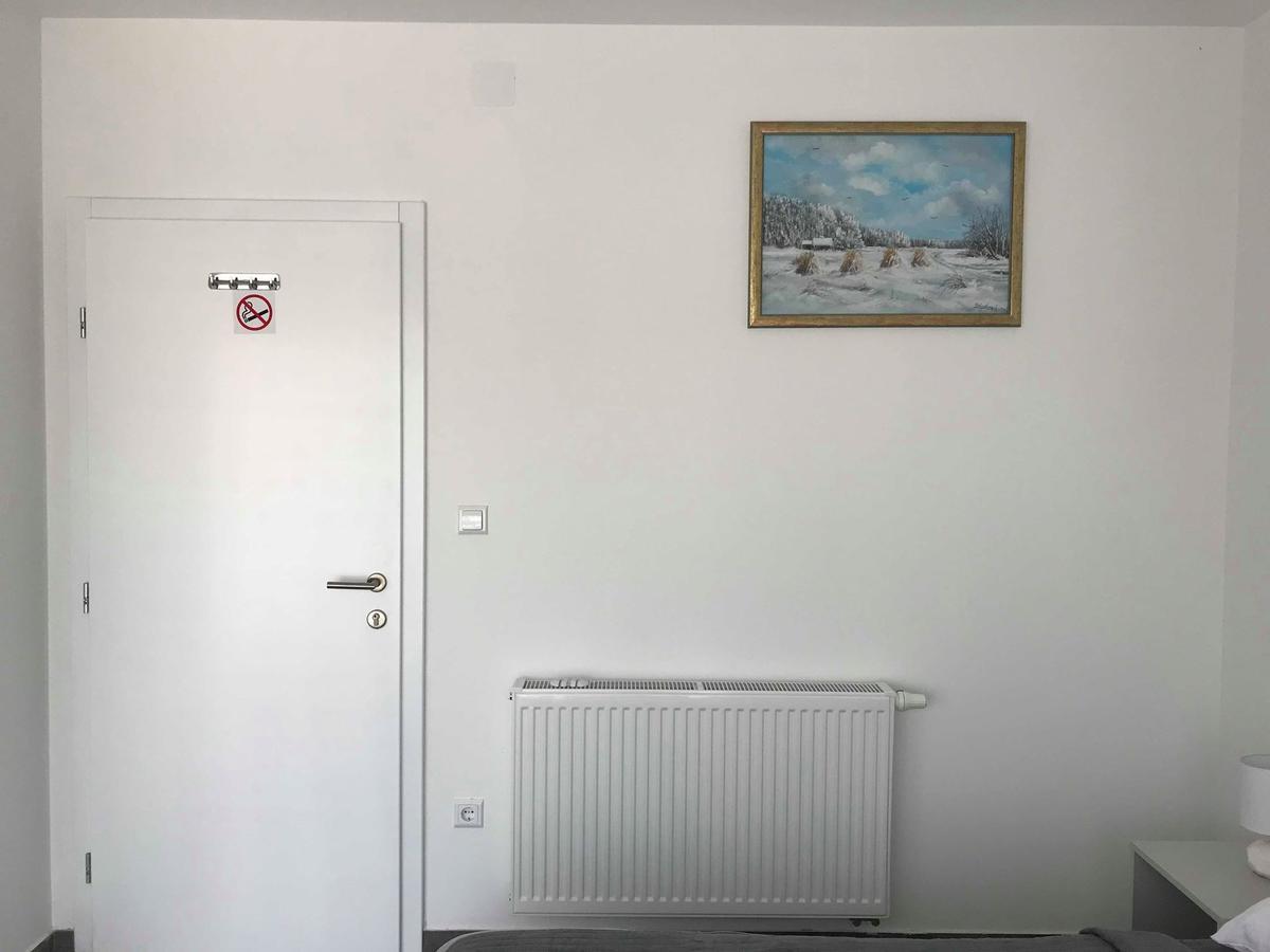 Filipovic Rent A Car & 3*